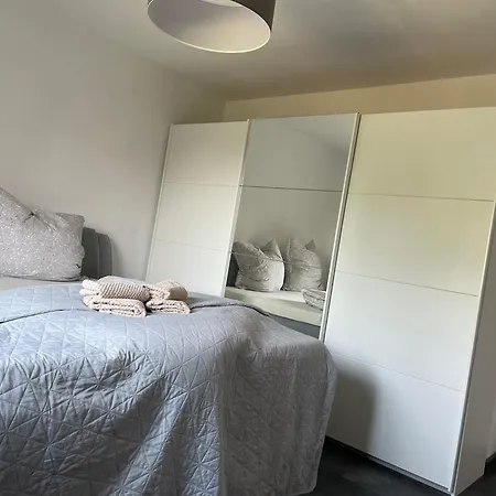 Seenah - Krabbe Apartment Grosszossen